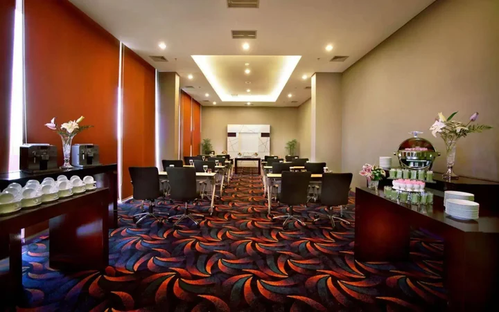 Legok: Fame Hotel Gading Serpong