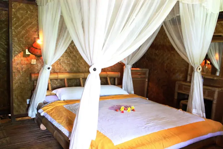 Канди Даса: Anom Beach Hotel
