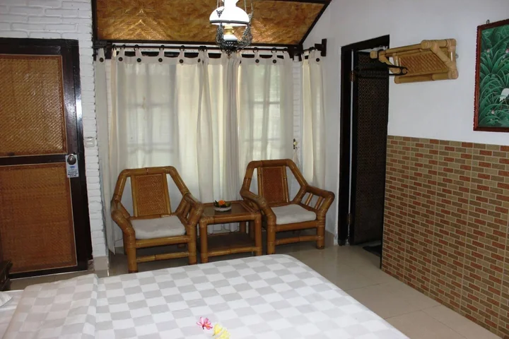 Канди Даса: Anom Beach Hotel