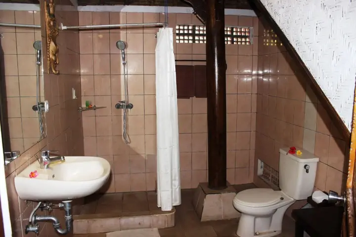 Канди Даса: Anom Beach Hotel