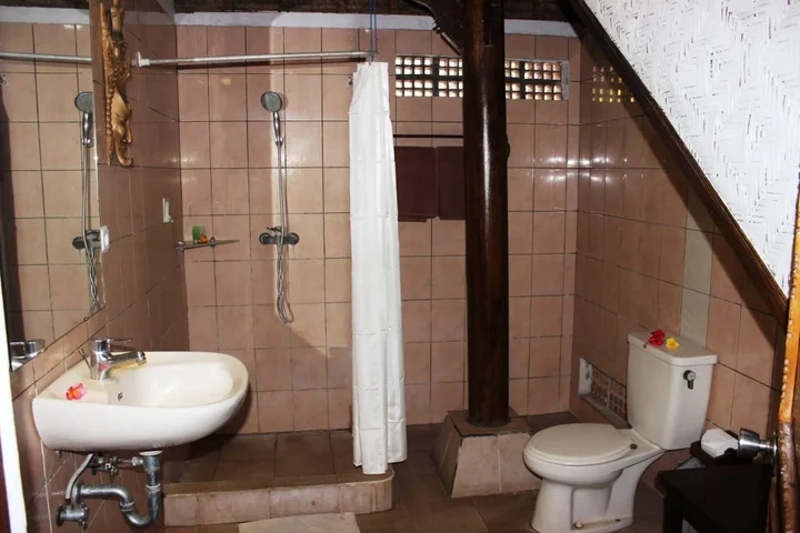 Канди Даса: Anom Beach Hotel