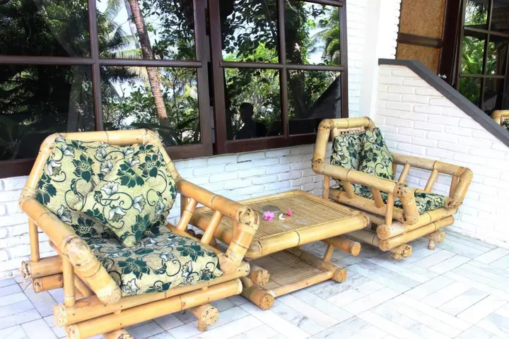 Канди Даса: Anom Beach Hotel