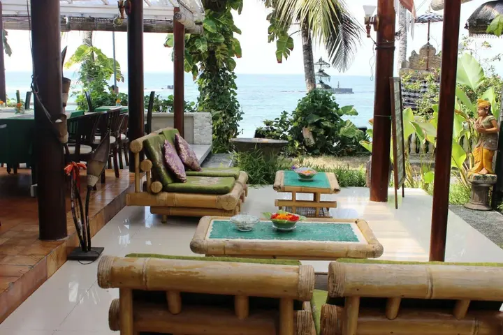 Канди Даса: Anom Beach Hotel