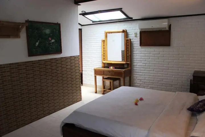 Канди Даса: Anom Beach Hotel