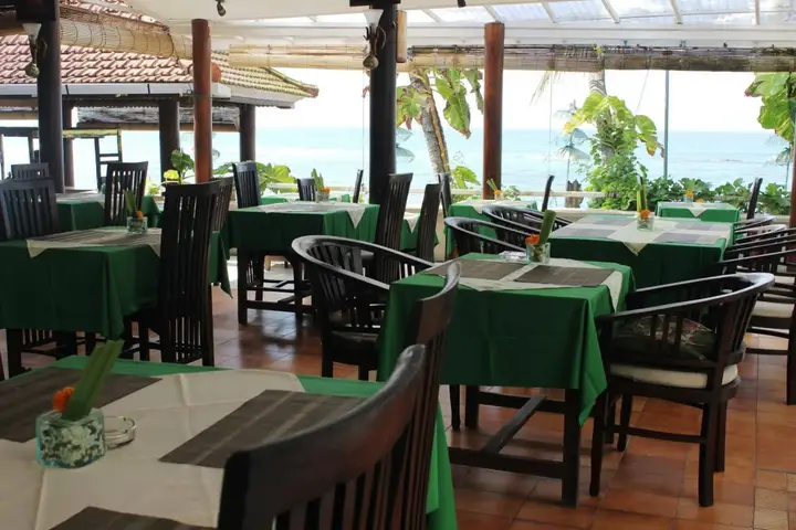 Anom Beach Hotel — фото 5