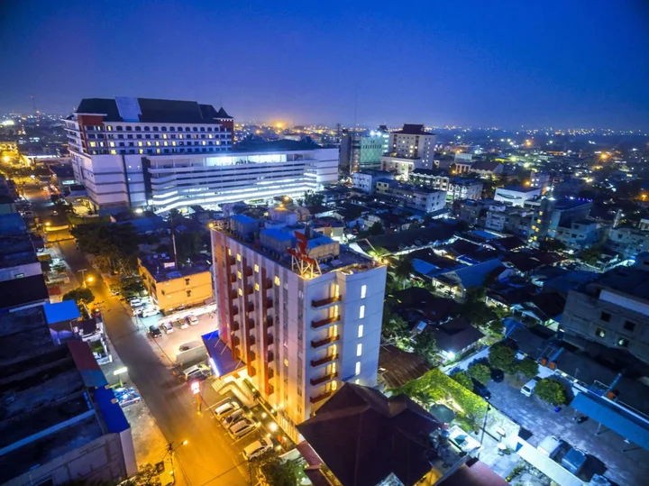 Пеканбару: Red Planet Pekanbaru