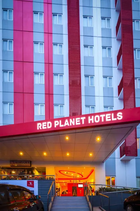 Пеканбару: Red Planet Pekanbaru