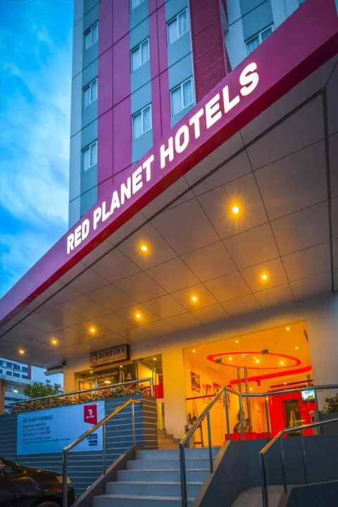 Пеканбару: Red Planet Pekanbaru