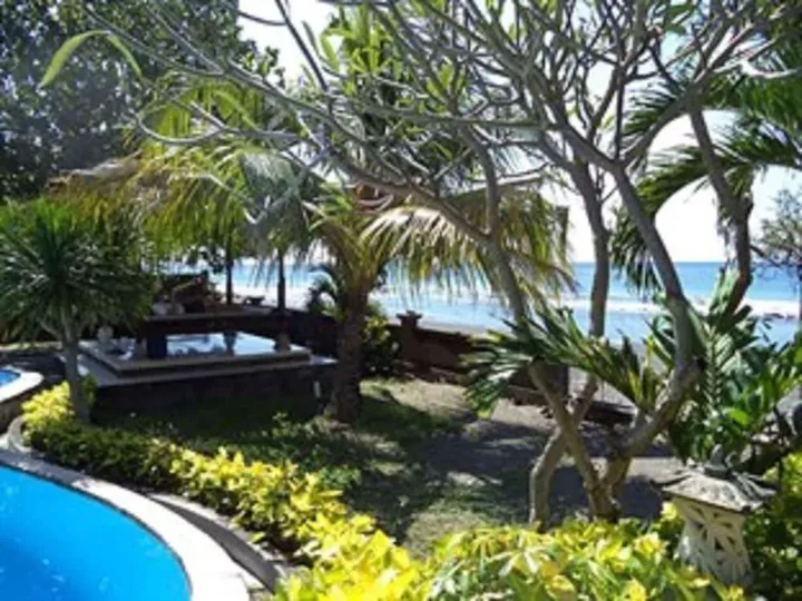 Бунутан: Deddys Beach Bungalows