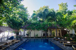 Бунутан: Rising Star Dive Resort