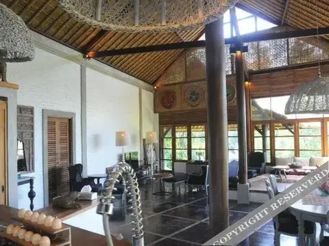 Тегаллаланг: Villa Constance
