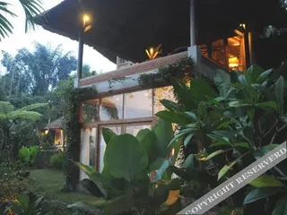Тегаллаланг: Villa Constance