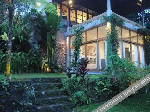 Тегаллаланг: Villa Constance