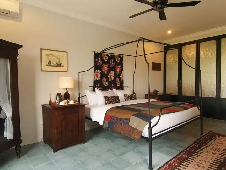 Brown Feather Hotel — фото 2