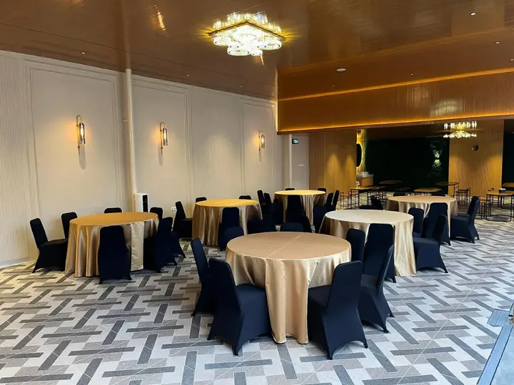 Тегал: Riez Palace Hotel