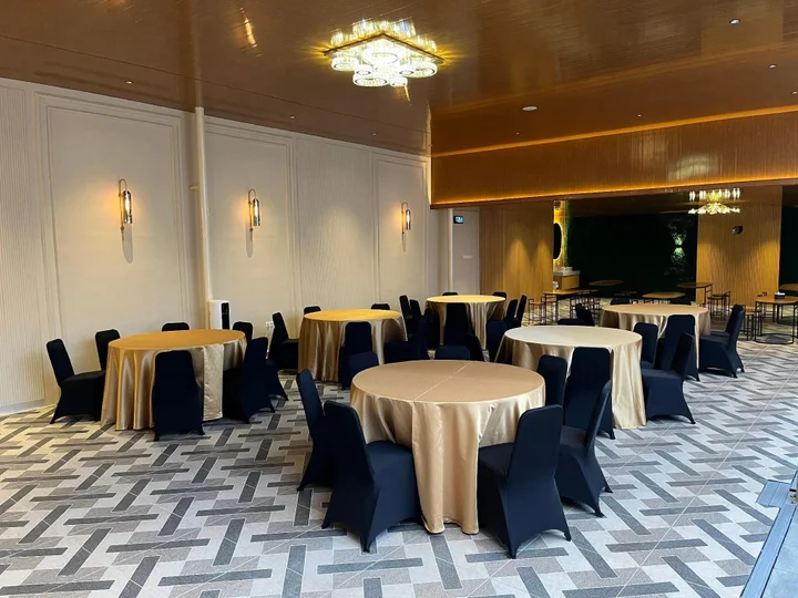 Тегал: Riez Palace Hotel