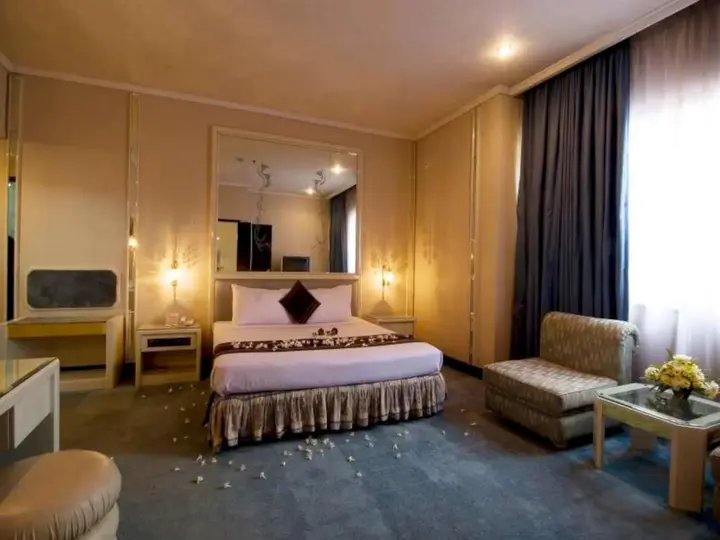 Маланг: Regent's Park Hotel