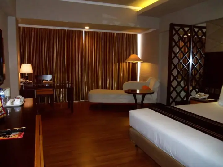 Маланг: Regent's Park Hotel