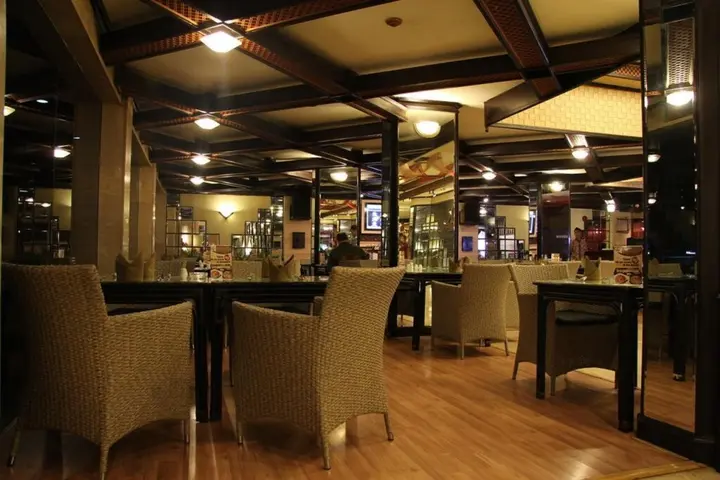 Маланг: Regent's Park Hotel