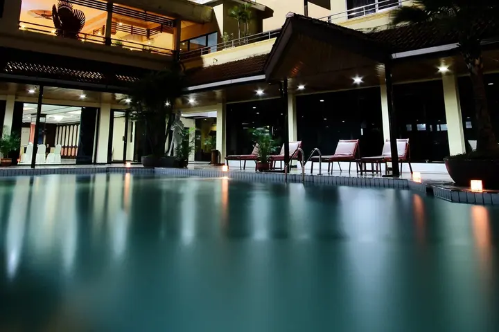 Маланг: Regent's Park Hotel