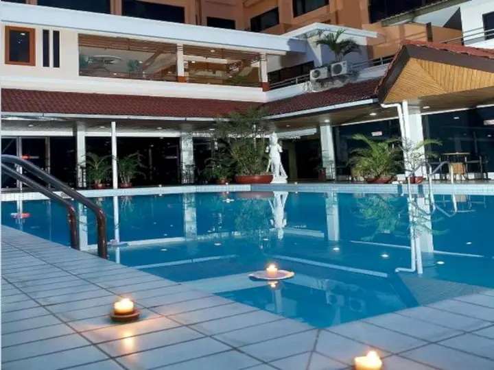 Маланг: Regent's Park Hotel