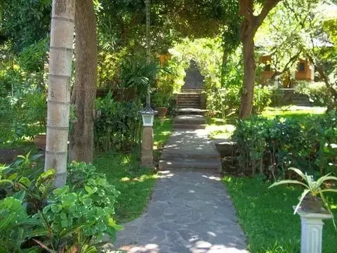 Бунутан: Alamat Anda Kusuma Jaya Indah Bungalows