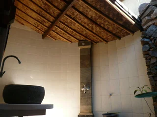 Бунутан: Wawa Wewe Rock Resort