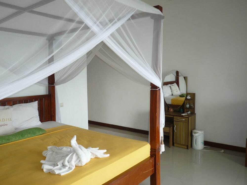 Бунутан: Paradise Bungalows
