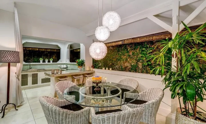 Кута: Esha Villa Drupadi I