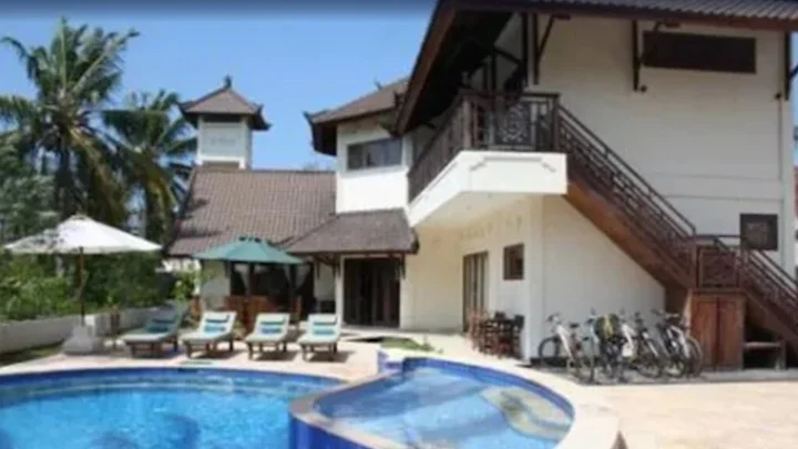Гили Траванган: Baruna Villas