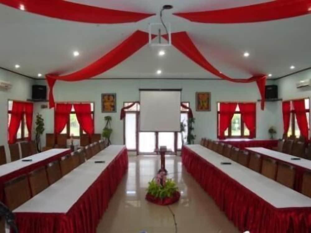 Luxio Hotel Sorong — фото 3