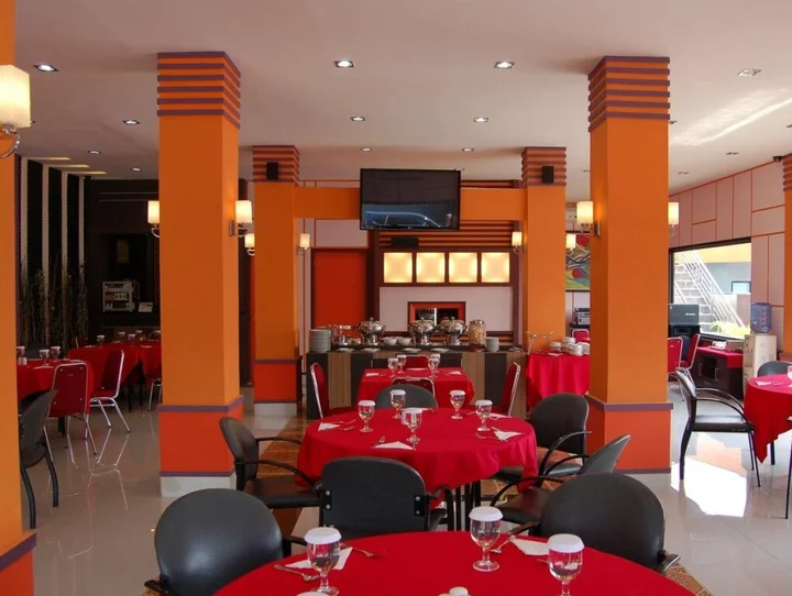 Паданг: Grand Sari Hotel