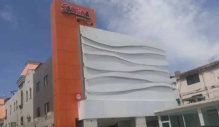 Пеканбару: Sabrina City