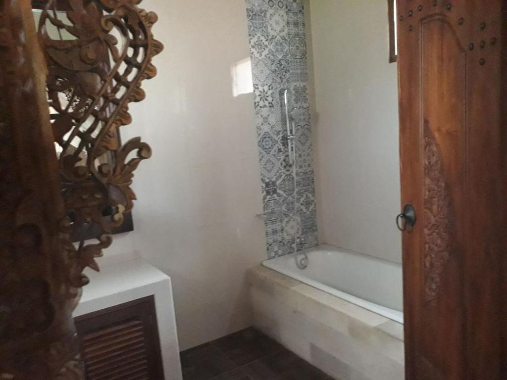 Сукасада: Shanti Natural Panorama View Hotel