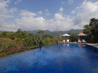 Сукасада: Shanti Natural Panorama View Hotel