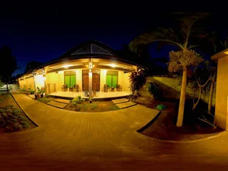 Гили Траванган: Giliano Residence