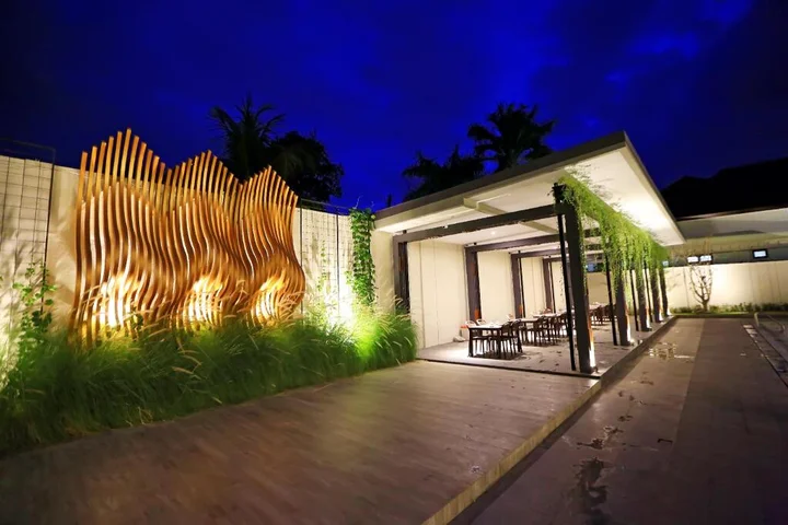 Гленмур: New Surya Hotel