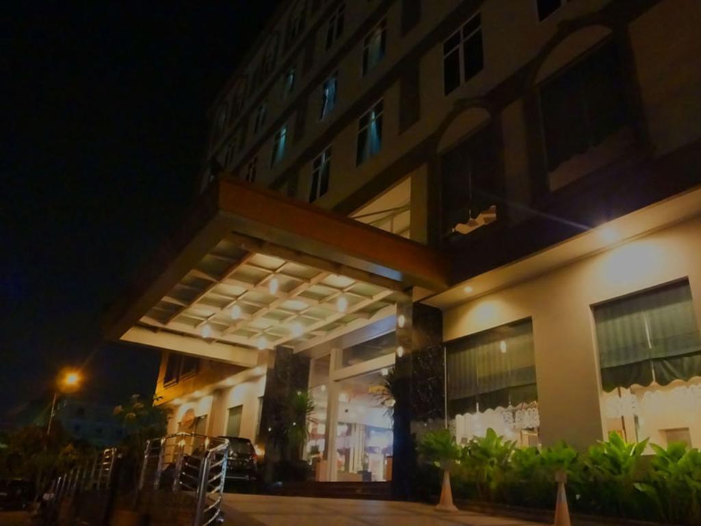 Медан: Grand Kanaya Hotel