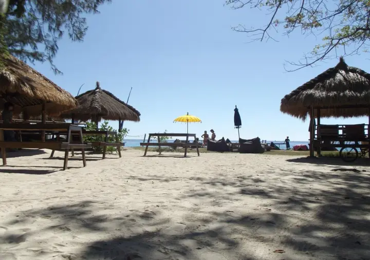 Гили Траванган: Flush Makmur Bungalows