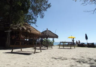 Гили Траванган: Flush Makmur Bungalows