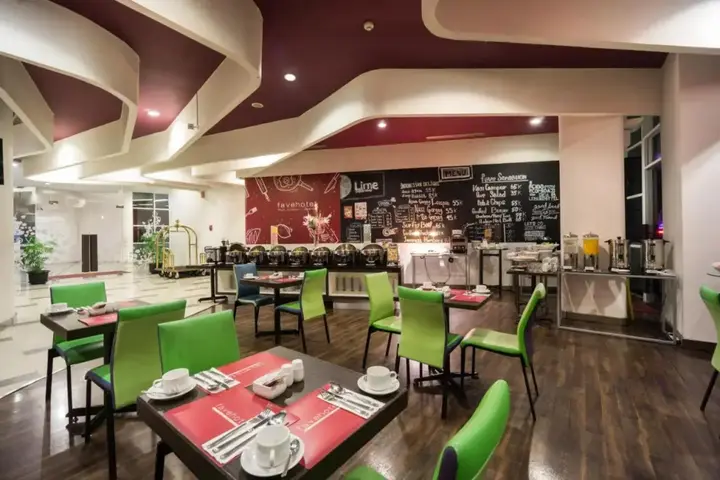 Джакарта: favehotel Pluit Junction