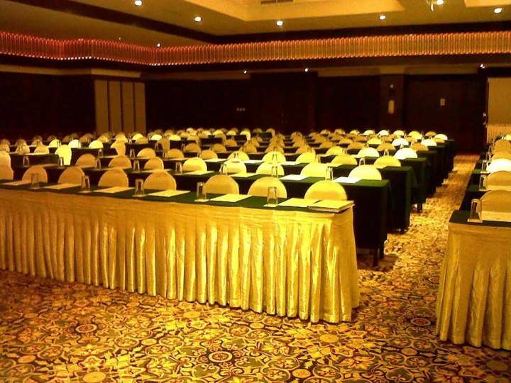 Медан: Emerald Garden International Hotel