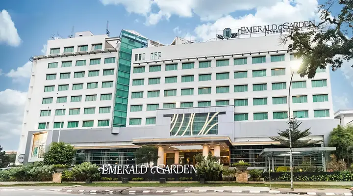 Медан: Emerald Garden International Hotel