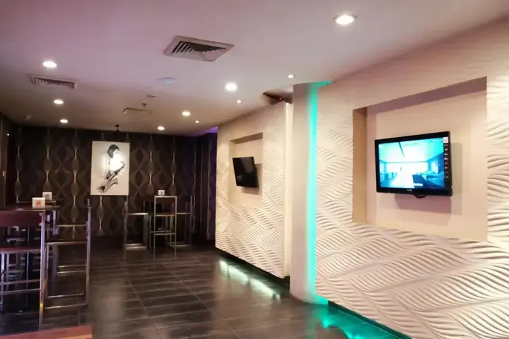 Медан: Emerald Garden International Hotel