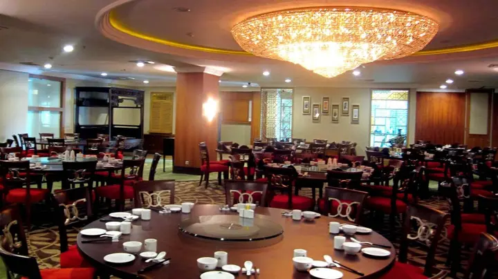 Медан: Emerald Garden International Hotel