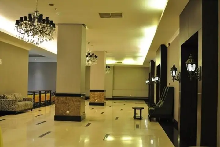 Медан: Emerald Garden International Hotel