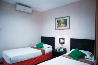 Маланг: Helios Hotel