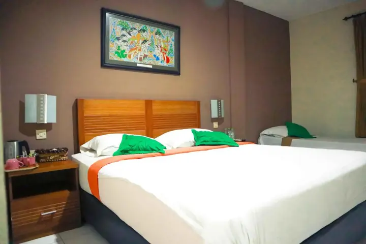 Маланг: Helios Hotel