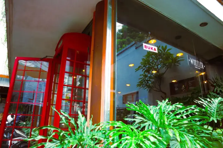 Маланг: Helios Hotel