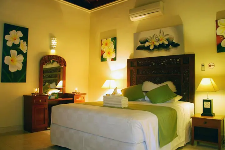 Тембок: Poinciana Resort Bali